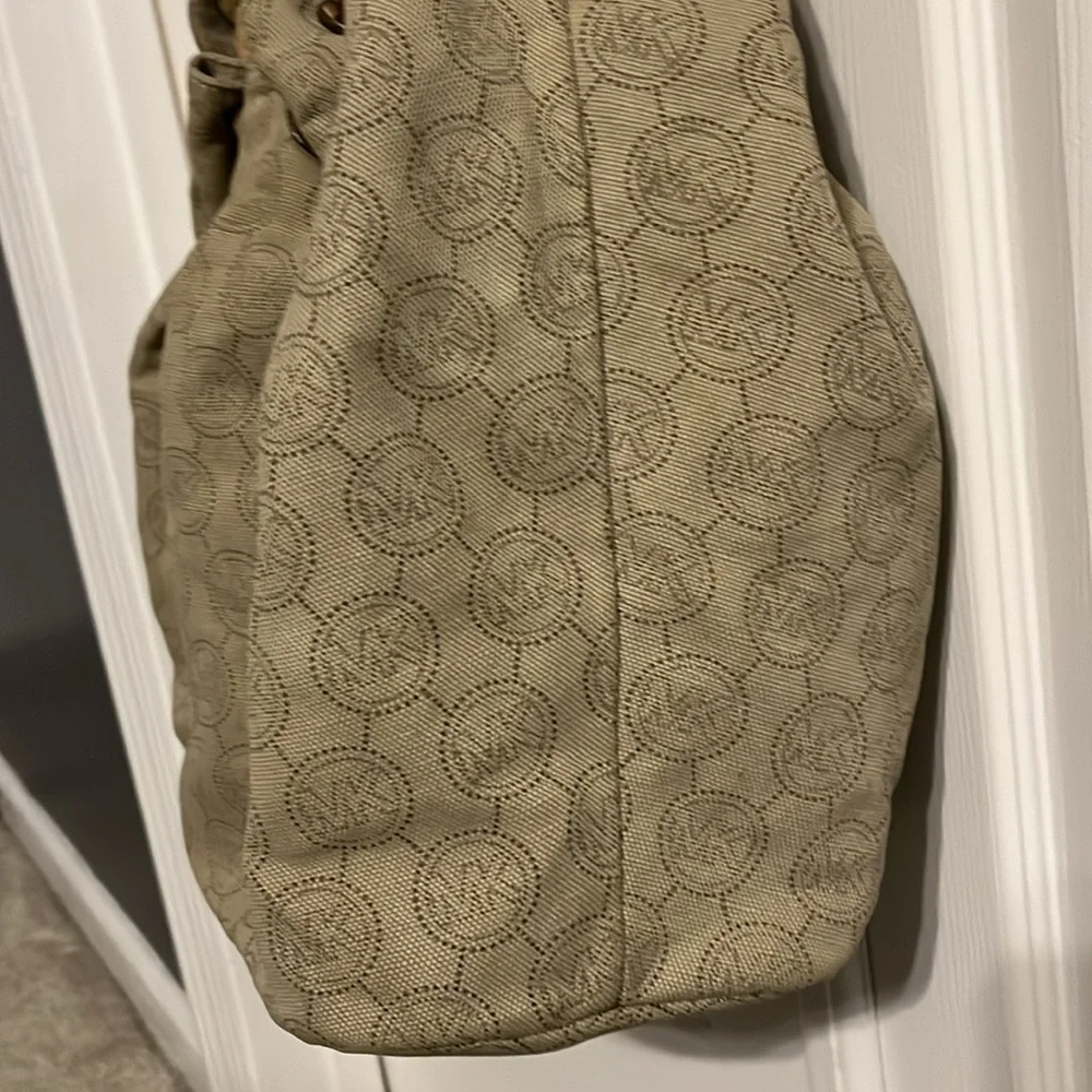 Beige Michael Kors bag - Picture 4 of 7